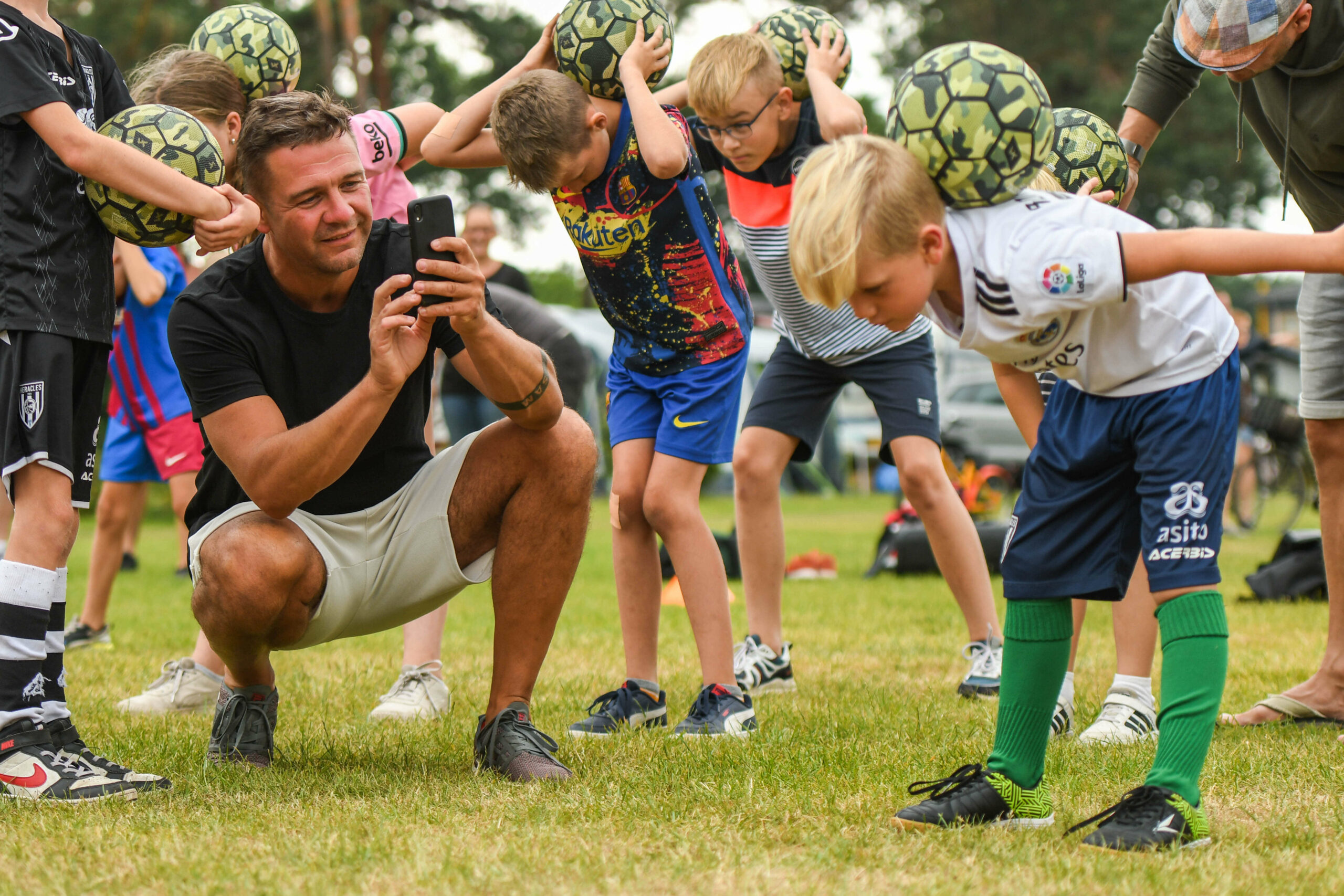 Vakantieplezier met freestyle voetbal voor jong en oud
