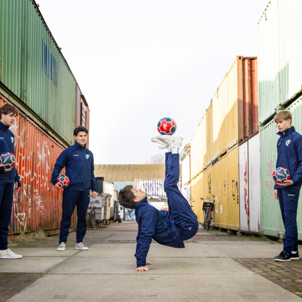 Freestyle Abel de Jager in actie tijdens een freestyle voetbal show
